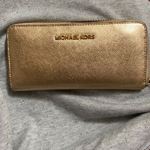 New! Michael Kors Gold Wallet